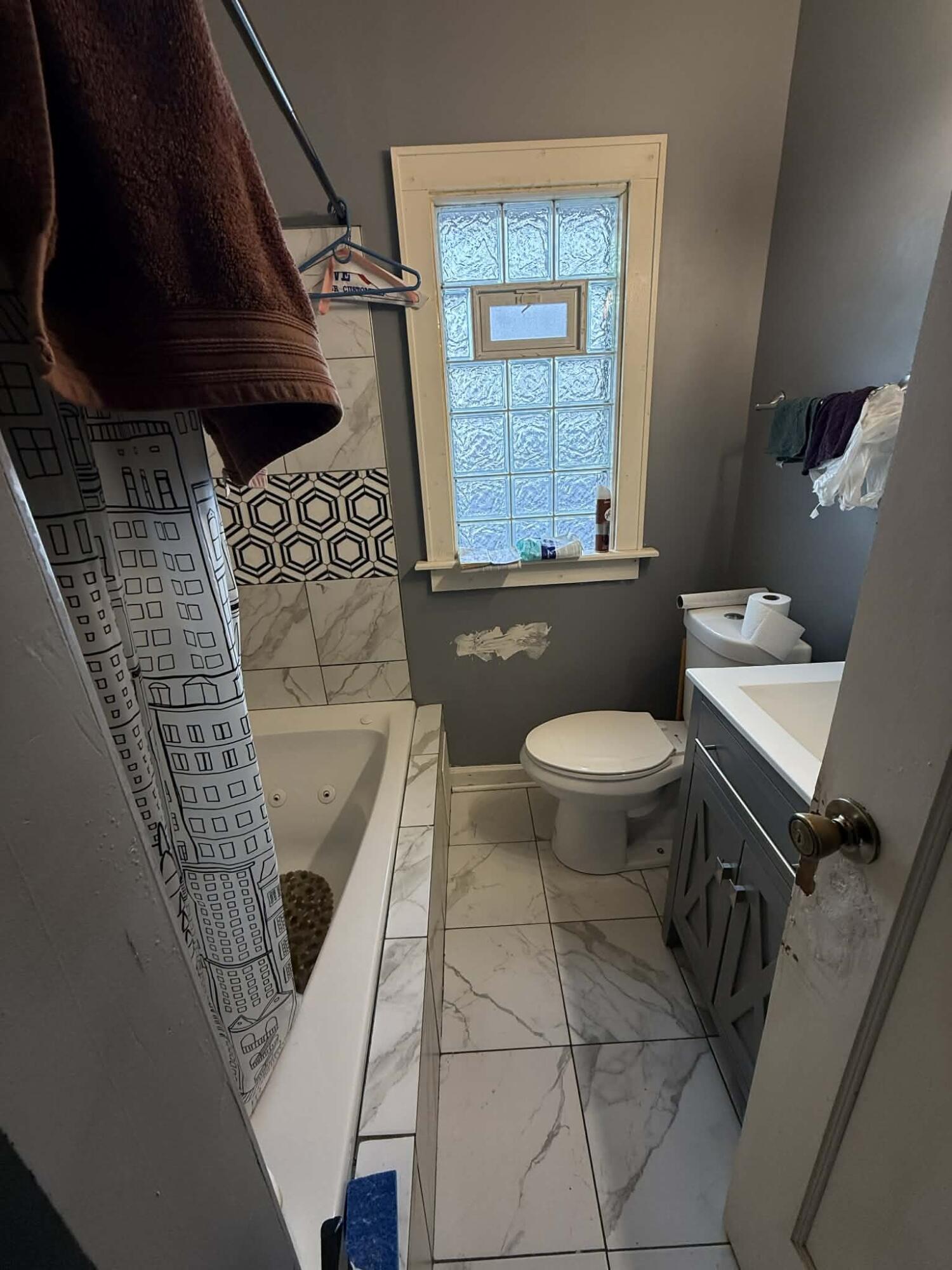 2845 North 57th Street Milwaukee, WI 53210 - Photo 8 of 12 7afbf467-49cd-4230-a5b0-72c83d12bd9b