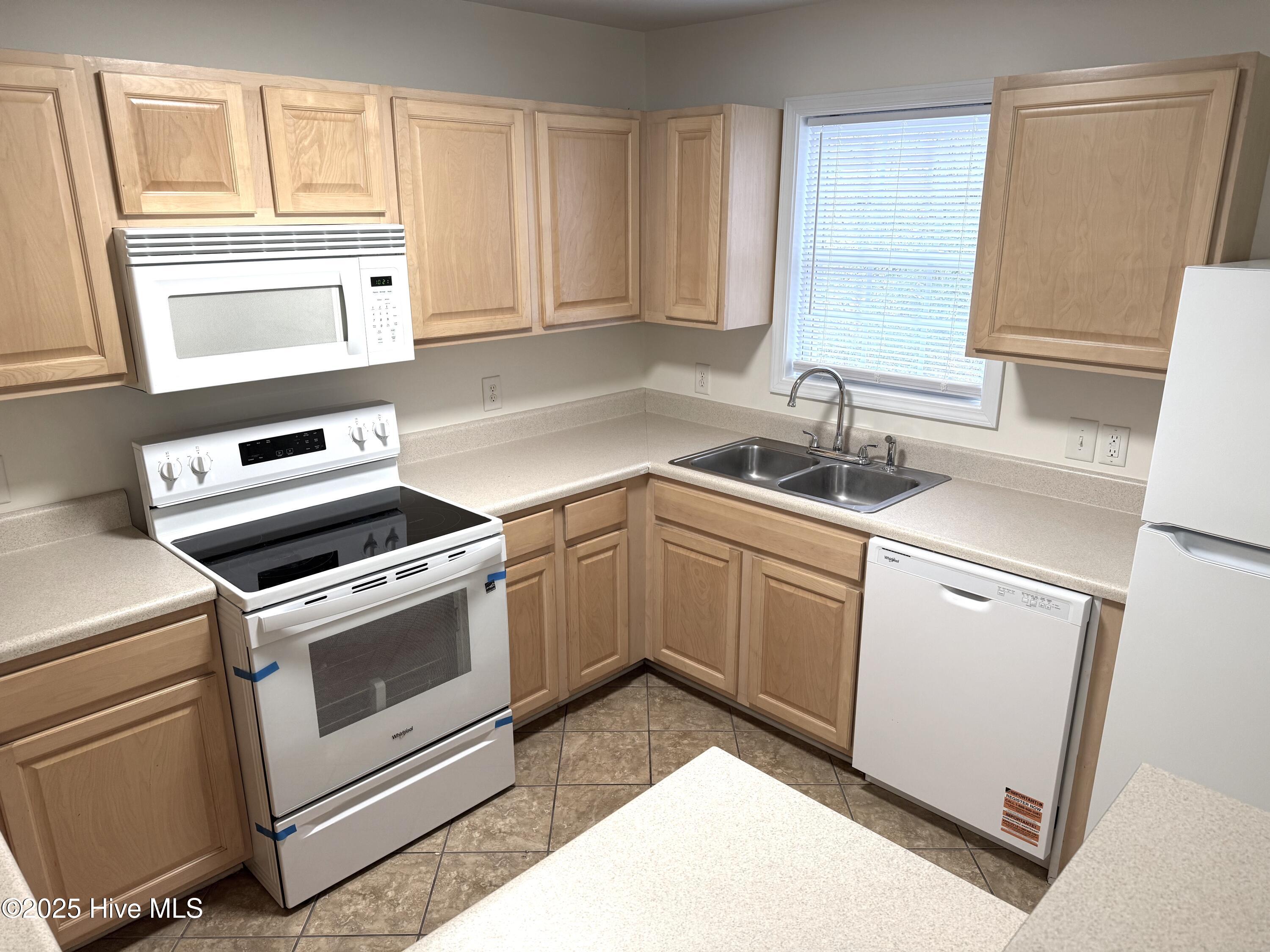 301 Comanche Trail Havelock, NC 28532 - Photo 11 of 29 KITCHEN