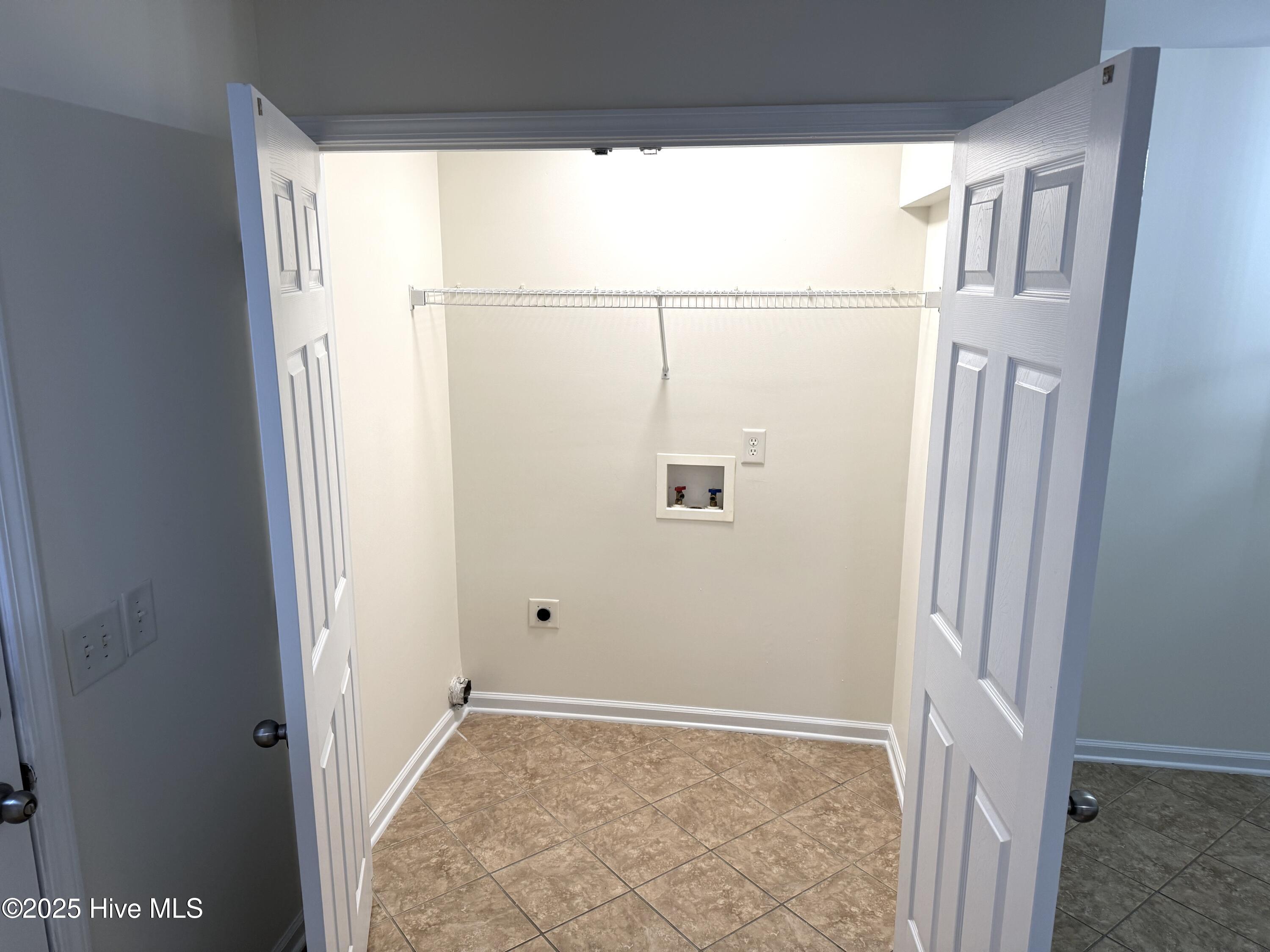 301 Comanche Trail Havelock, NC 28532 - Photo 13 of 29 LAUNDRY CLOSET