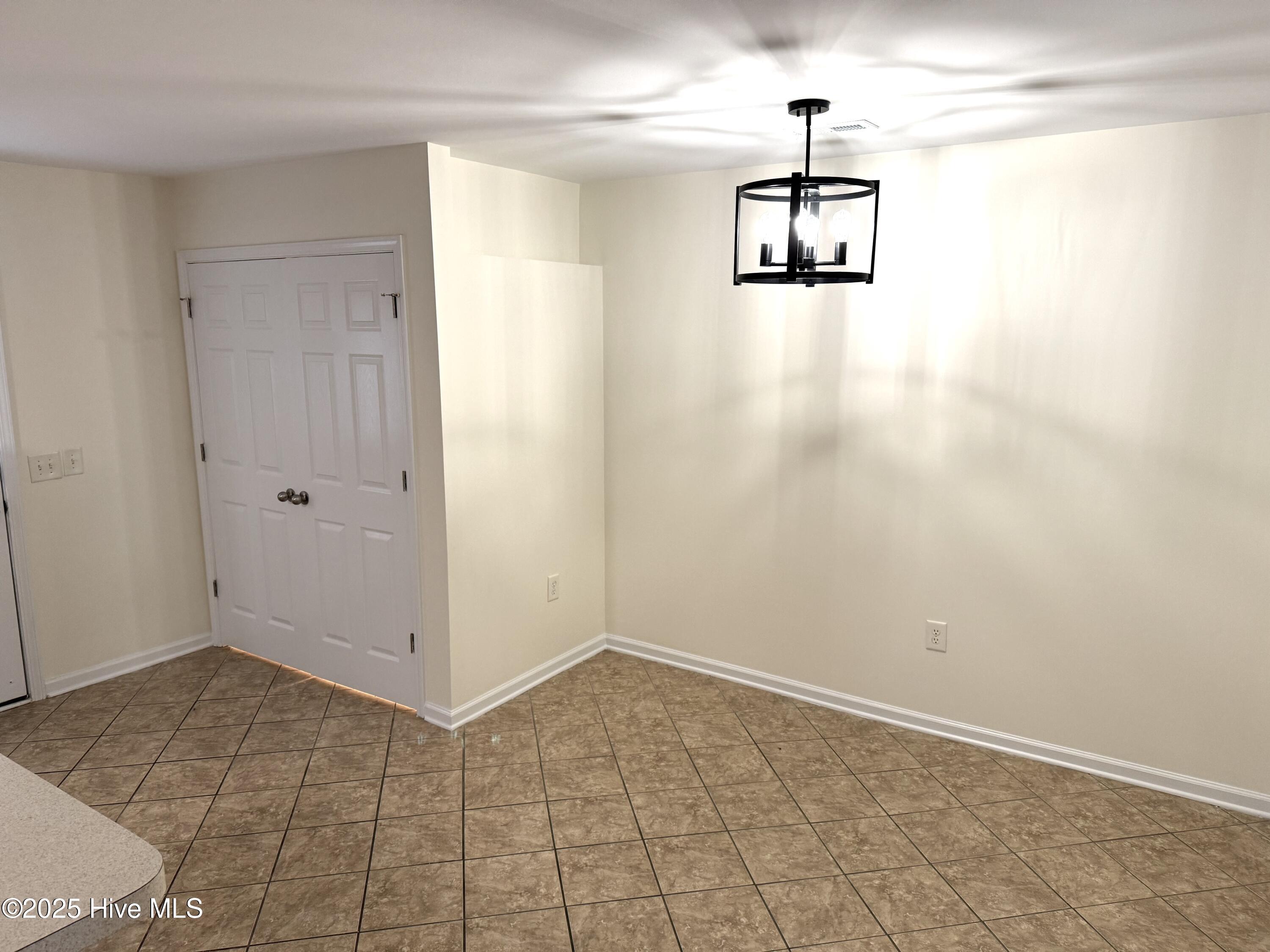 301 Comanche Trail Havelock, NC 28532 - Photo 7 of 29 DINING