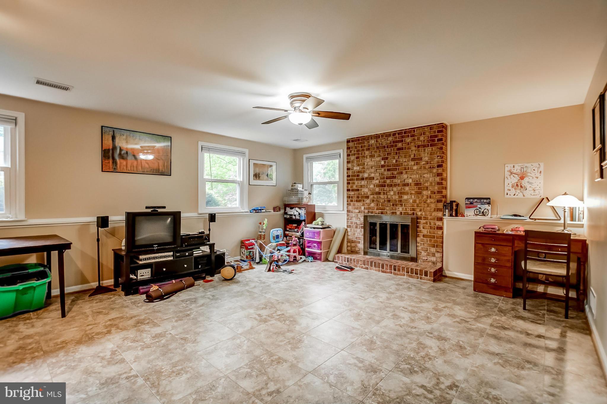 16125 Jerald Road Laurel, MD 20707 - Photo 27 of 30 Family Room