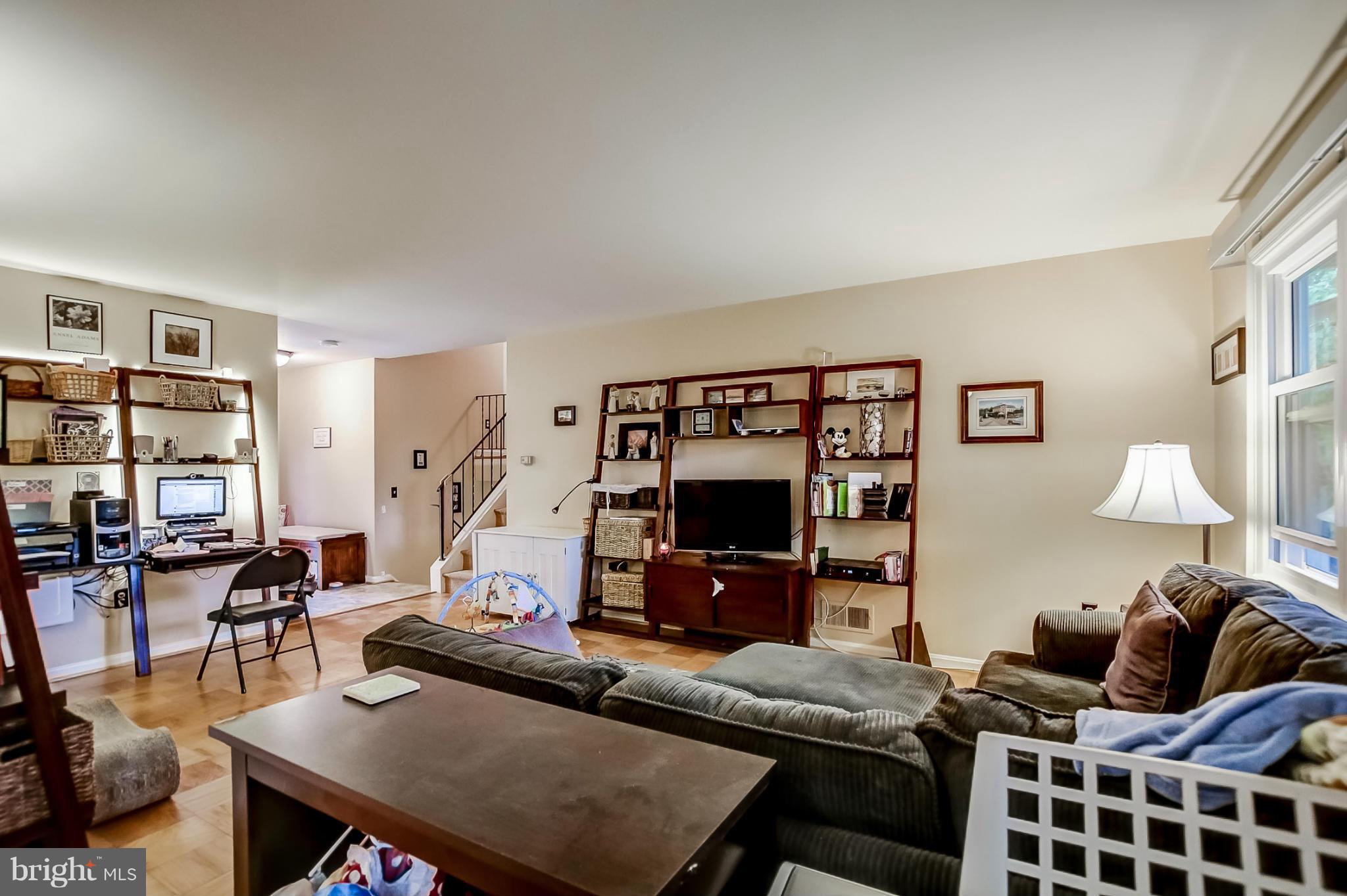 16125 Jerald Road Laurel, MD 20707 - Photo 4 of 30 Living Room