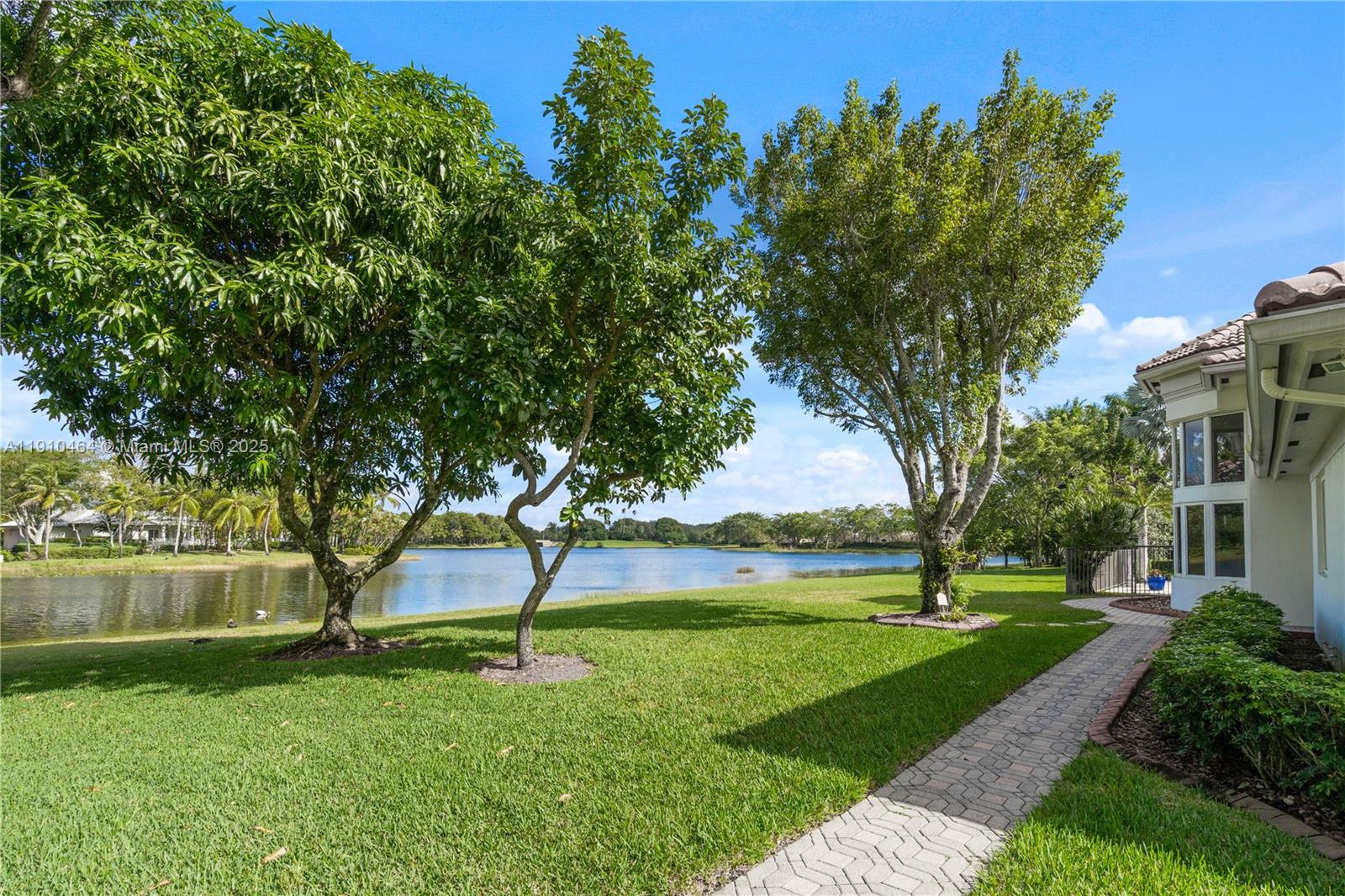 2939 Paddock Lane Weston, FL 33331 - Photo 59 of 59 a view of a park with large trees