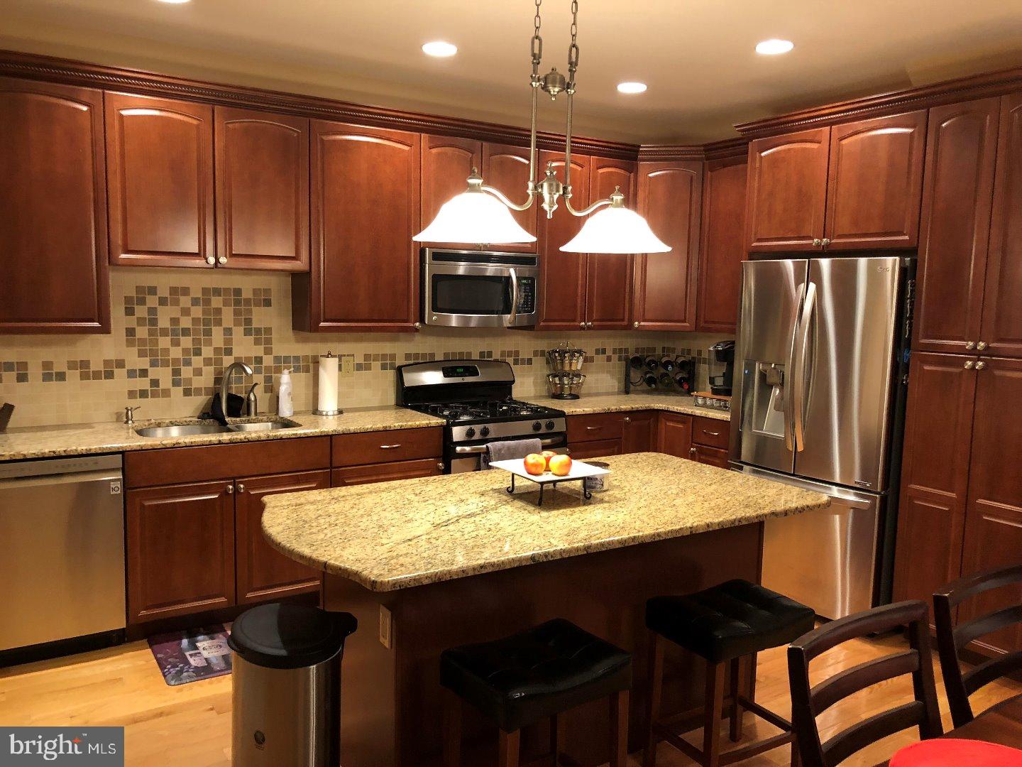 493 Harmon Road, Unit B Philadelphia, PA 19128 - Photo 2 of 21 Gallery Image 2