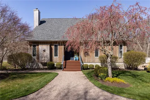 $1,725,000 | 85 Gounod Road, Westerly, RI 02891