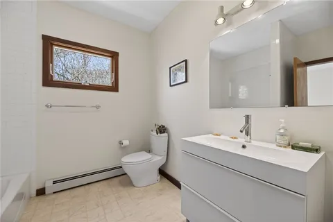 $1,725,000 | 85 Gounod Road, Westerly, RI 02891