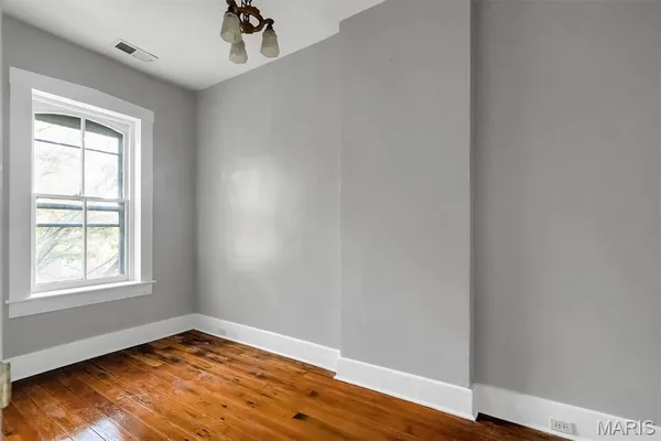 $1,250 | 1906 Cherokee Street, St. Louis, MO 63118