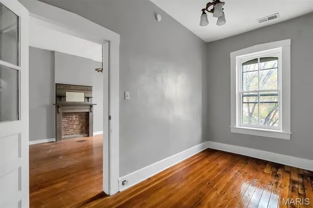 $1,250 | 1906 Cherokee Street, St. Louis, MO 63118