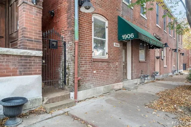 $1,250 | 1906 Cherokee Street, St. Louis, MO 63118