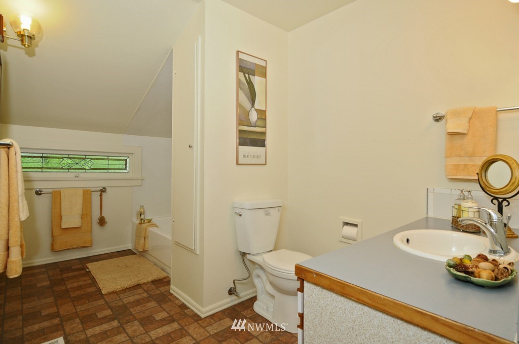 14231 Southeast Allen Rd. Bellevue, WA 98006 - Photo 10 of 15