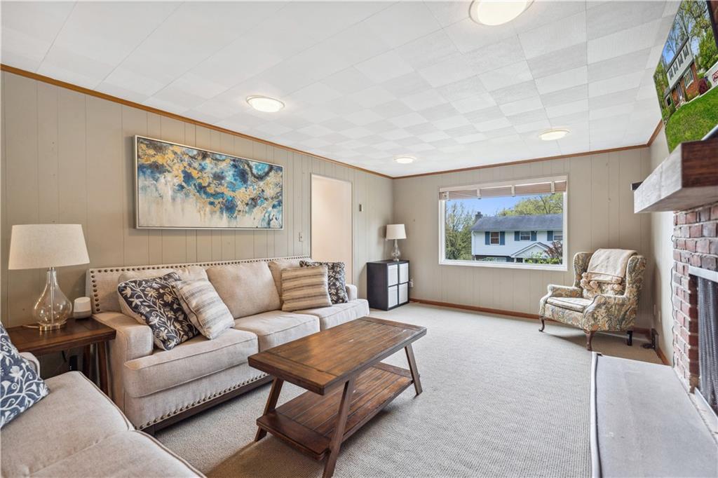 2 Lear Drive Pittsburgh, PA 15235 - Photo 18 of 43 a living room with furniture and a large window