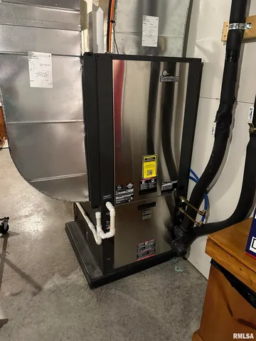 $525,000 | 432 Indian Trail, Pinckneyville, IL 62274