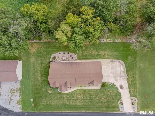 $525,000 | 432 Indian Trail, Pinckneyville, IL 62274