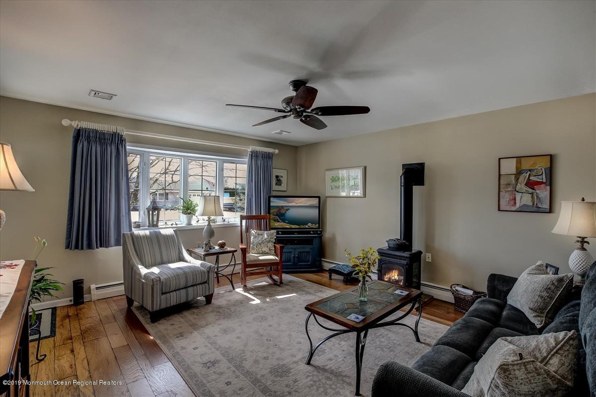 115 Whippany Road Barnegat, NJ 08005 - Photo 7 of 34 07-Living
