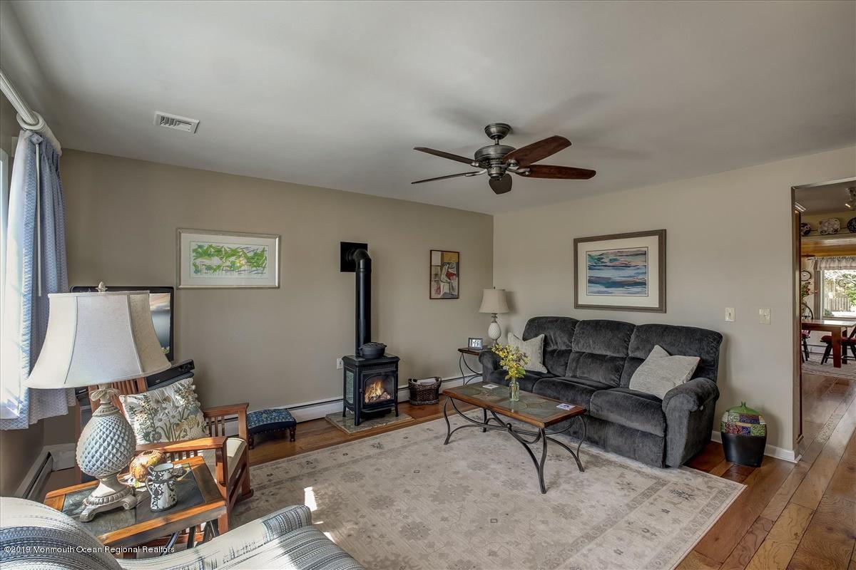 115 Whippany Road Barnegat, NJ 08005 - Photo 8 of 34 08-Living(1)