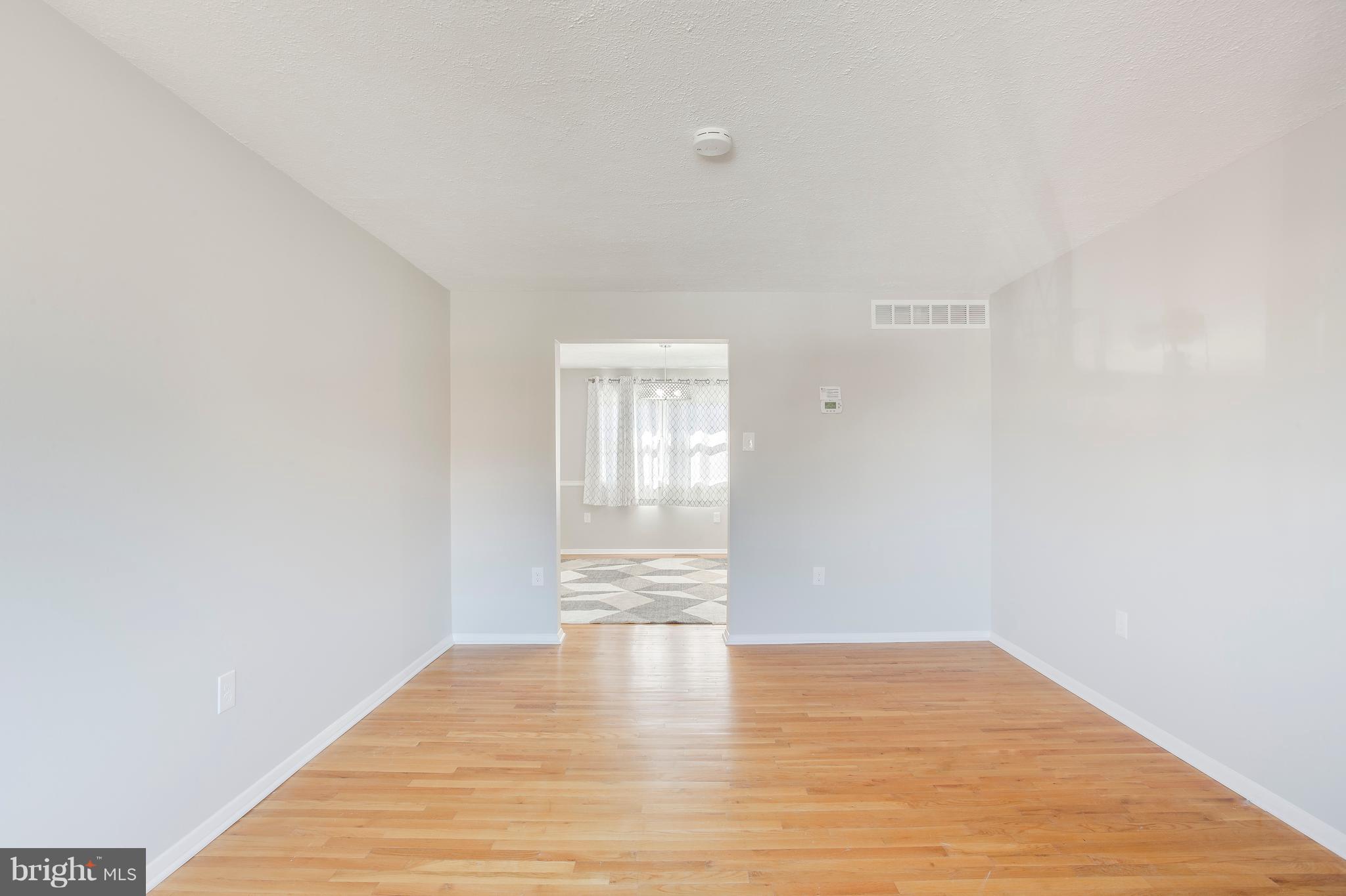 704 Kingston Road Baltimore, MD 21220 - Photo 5 of 37