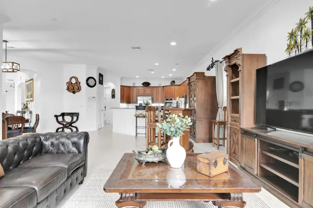 $10,000 | 10703 Versailles Boulevard, Wellington, FL 33449