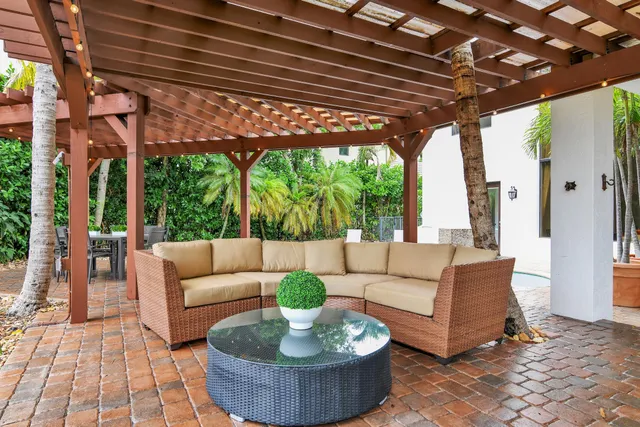 $10,000 | 10703 Versailles Boulevard, Wellington, FL 33449