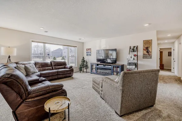 $750,000 | 8088 Haywood Drive, Lino Lakes, MN 55014