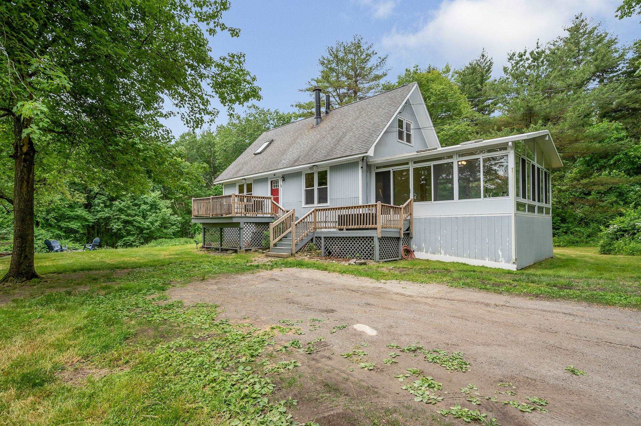 34 Stonehenge Road Londonderry, NH 03053 - Photo 1 of 40