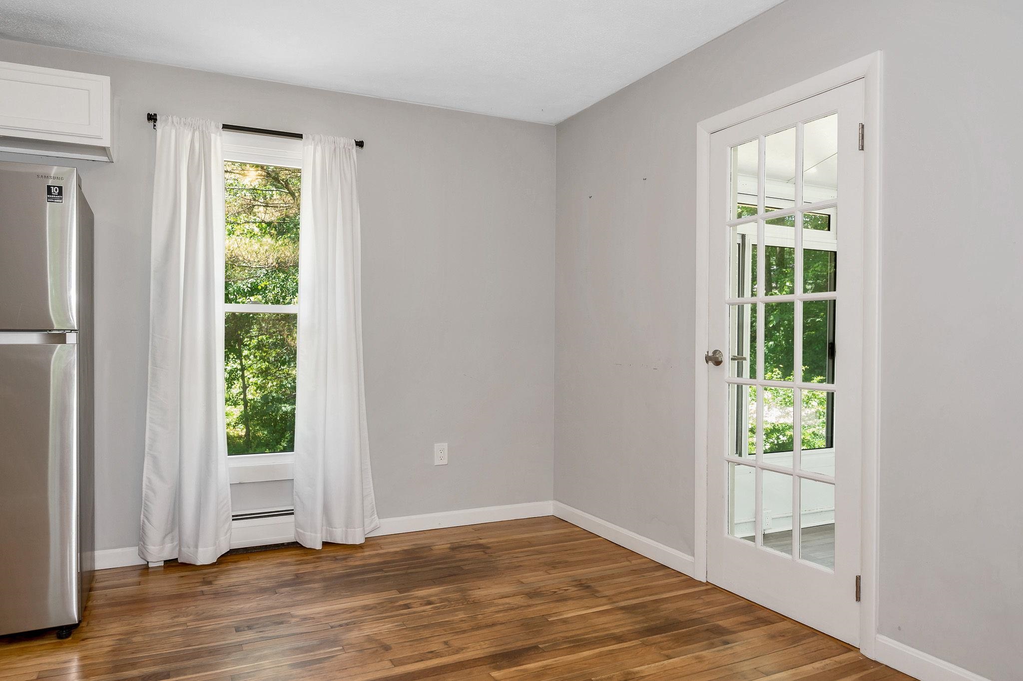 34 Stonehenge Road Londonderry, NH 03053 - Photo 5 of 40