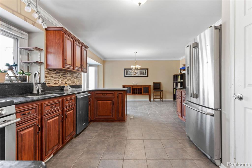 34347 Lillian Road Chesterfield, MI 48047 - Photo 11 of 41