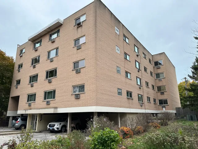 $160,000 | 4939 South Dorchester Avenue, Unit 3H, Chicago, IL 60615