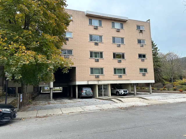 $160,000 | 4939 South Dorchester Avenue, Unit 3H, Chicago, IL 60615