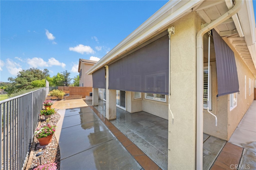 31256 Firestone Street Temecula, CA 92591 - Photo 35 of 56 a porch with seating space