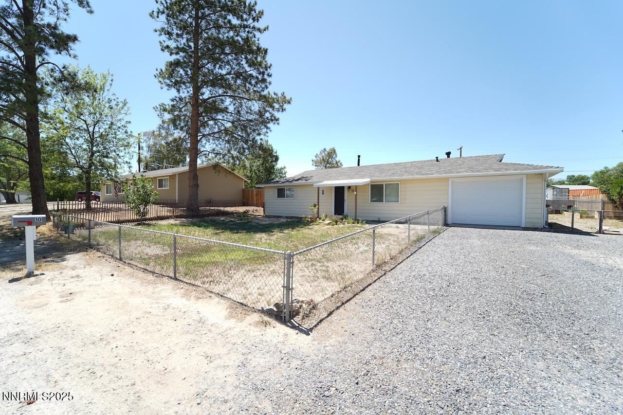 10 Morris Circle Carson City, NV 89706 - Photo 2 of 18 10 Morris Cir LRC edits-2