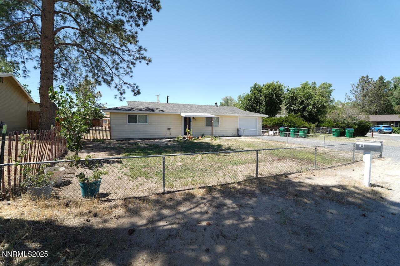 10 Morris Circle Carson City, NV 89706 - Photo 3 of 18 10 Morris Cir LRC edits-4