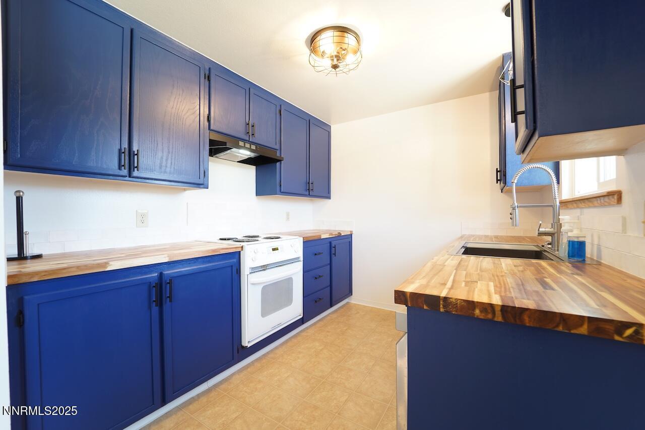 10 Morris Circle Carson City, NV 89706 - Photo 8 of 18 10 Morris Cir LRC edits-15