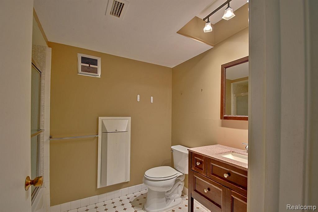 2377 Walton Boulevard, Unit 10 Rochester Hills, MI 48309 - Photo 15 of 15