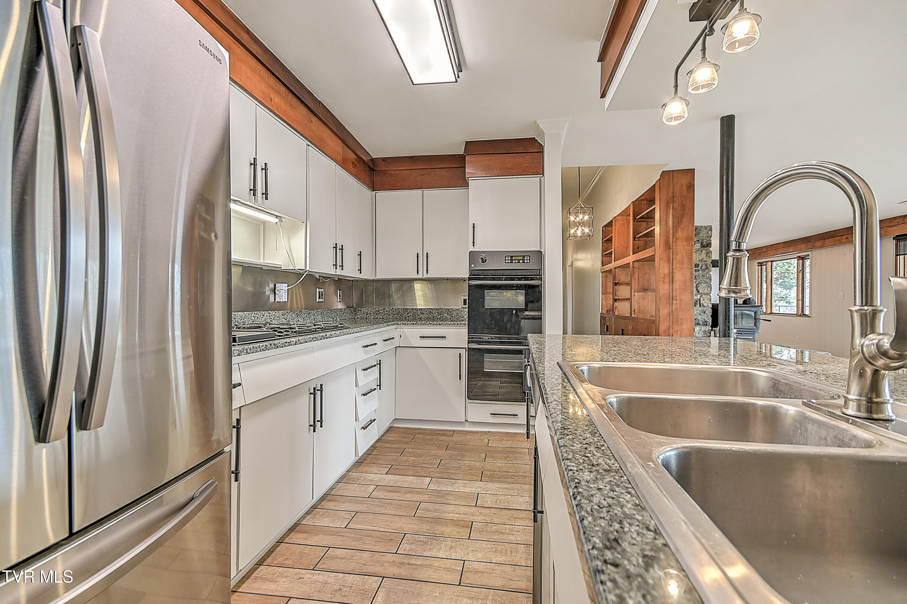 4537 Old Stage Road Kingsport, TN 37664 - Photo 12 of 69 4537 Old Stage Rd JG-32