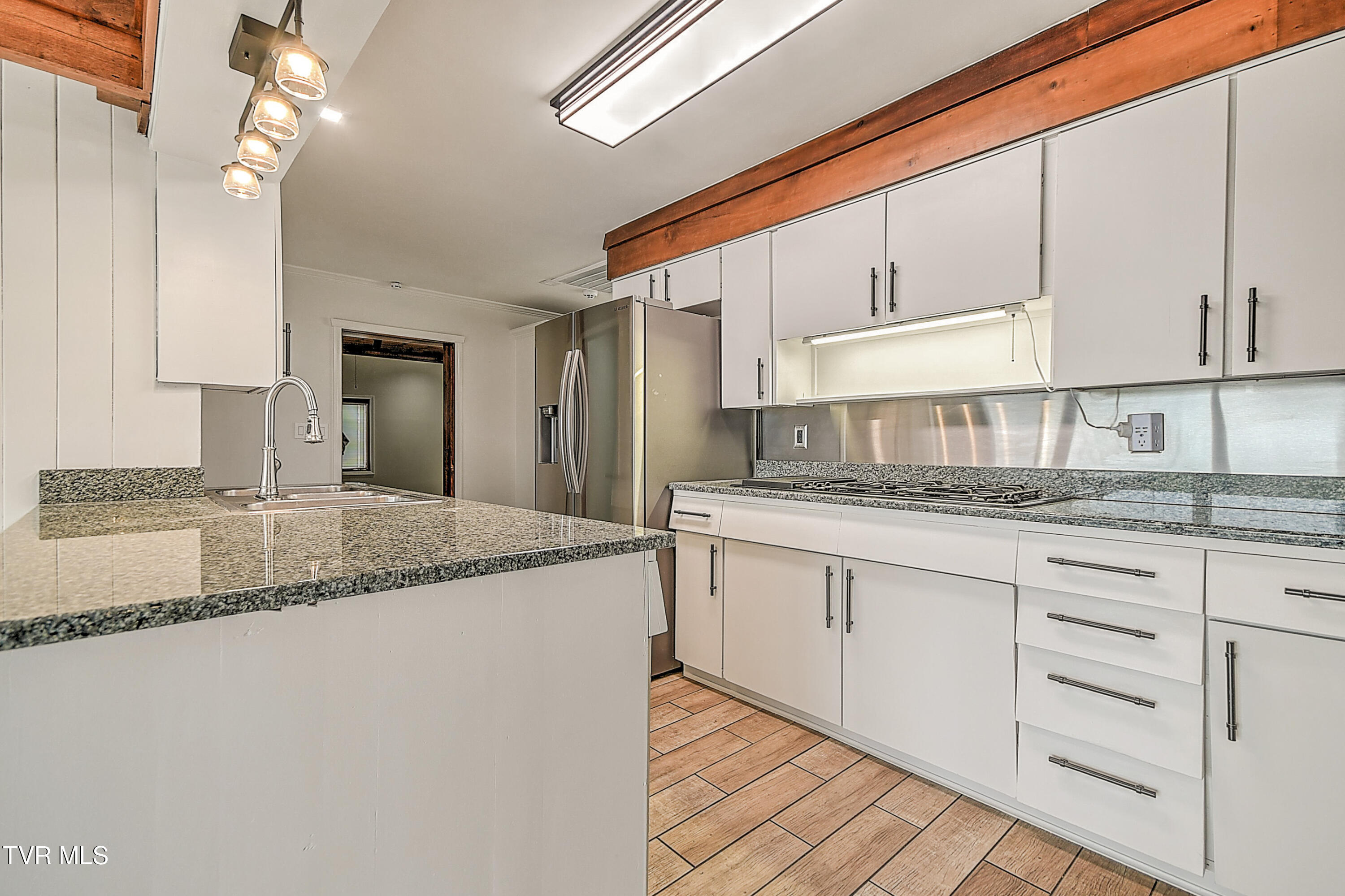 4537 Old Stage Road Kingsport, TN 37664 - Photo 13 of 69 4537 Old Stage Rd JG-33