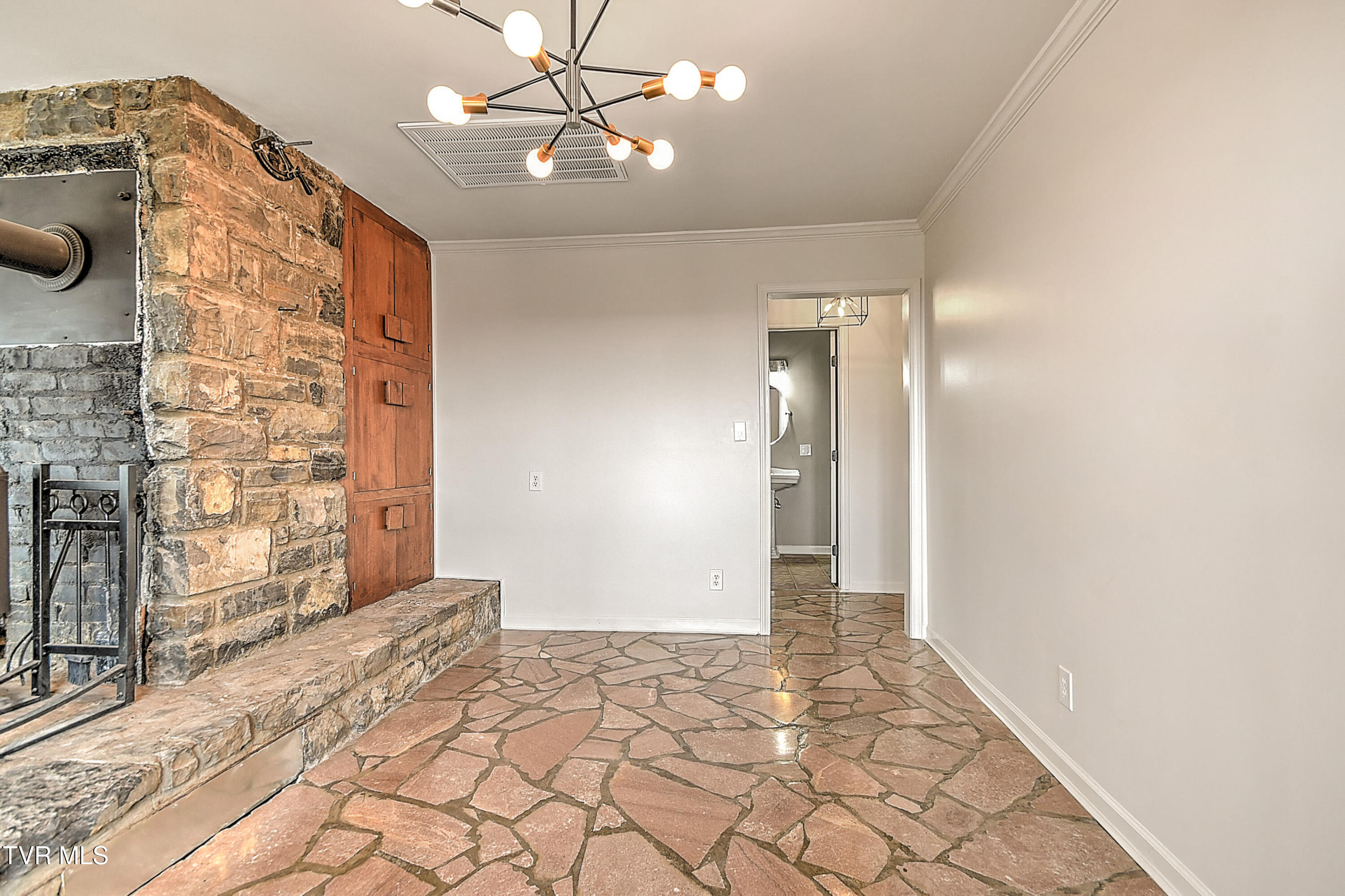 4537 Old Stage Road Kingsport, TN 37664 - Photo 8 of 69 4537 Old Stage Rd JG-22