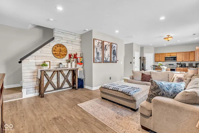 $330,000 | 8836 Kipling Drive, Indianapolis, IN 46239