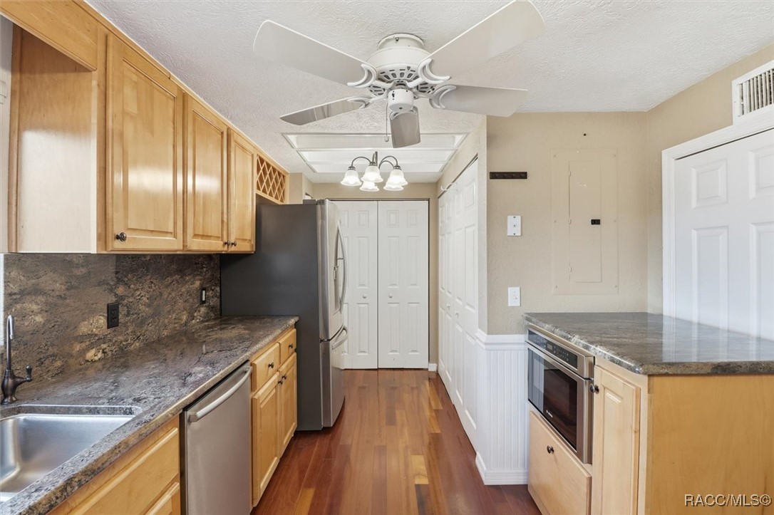 5415 Riverside Drive Yankeetown, FL 34498 - Photo 10 of 53