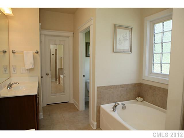 5817 Savona Terrace Fort Mill, SC 29708 - Photo 9 of 16 Gallery Image 9