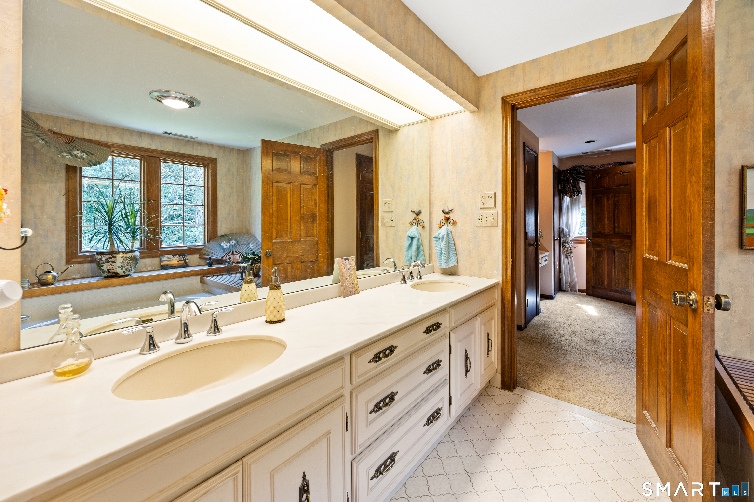 791 Wallingford Road Cheshire, CT 06410 - Photo 29 of 40