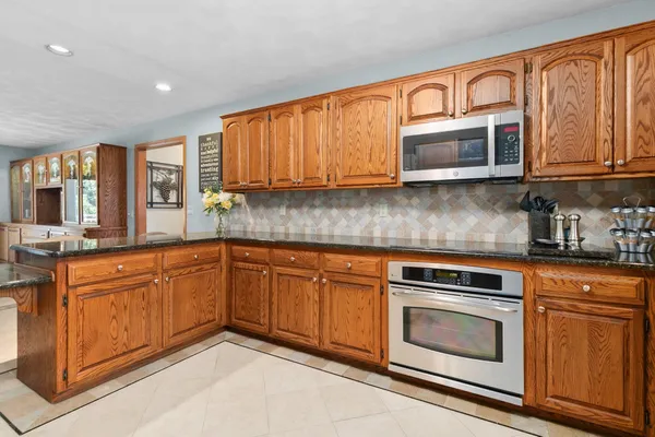 $469,900 | 2611 North Nicholas Street, Appleton, WI 54914