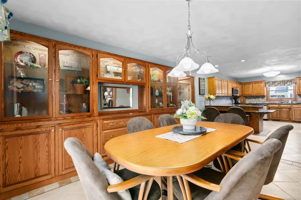 $469,900 | 2611 North Nicholas Street, Appleton, WI 54914