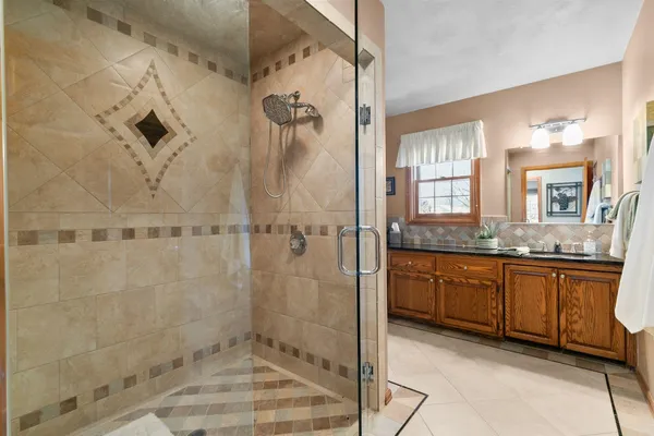 $469,900 | 2611 North Nicholas Street, Appleton, WI 54914