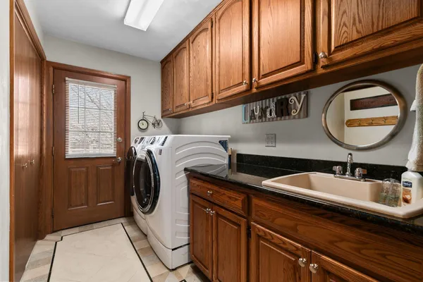 $469,900 | 2611 North Nicholas Street, Appleton, WI 54914