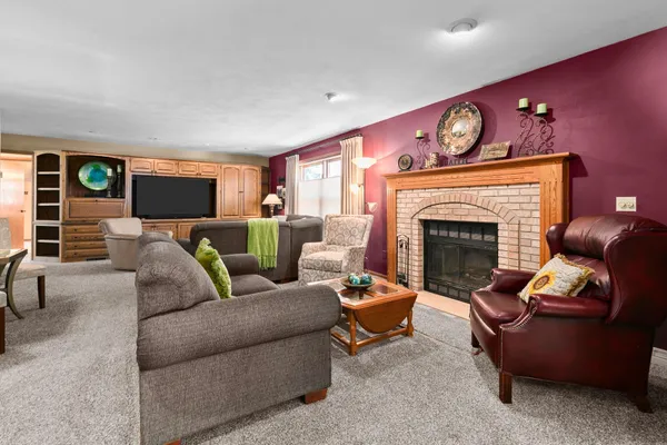 $469,900 | 2611 North Nicholas Street, Appleton, WI 54914