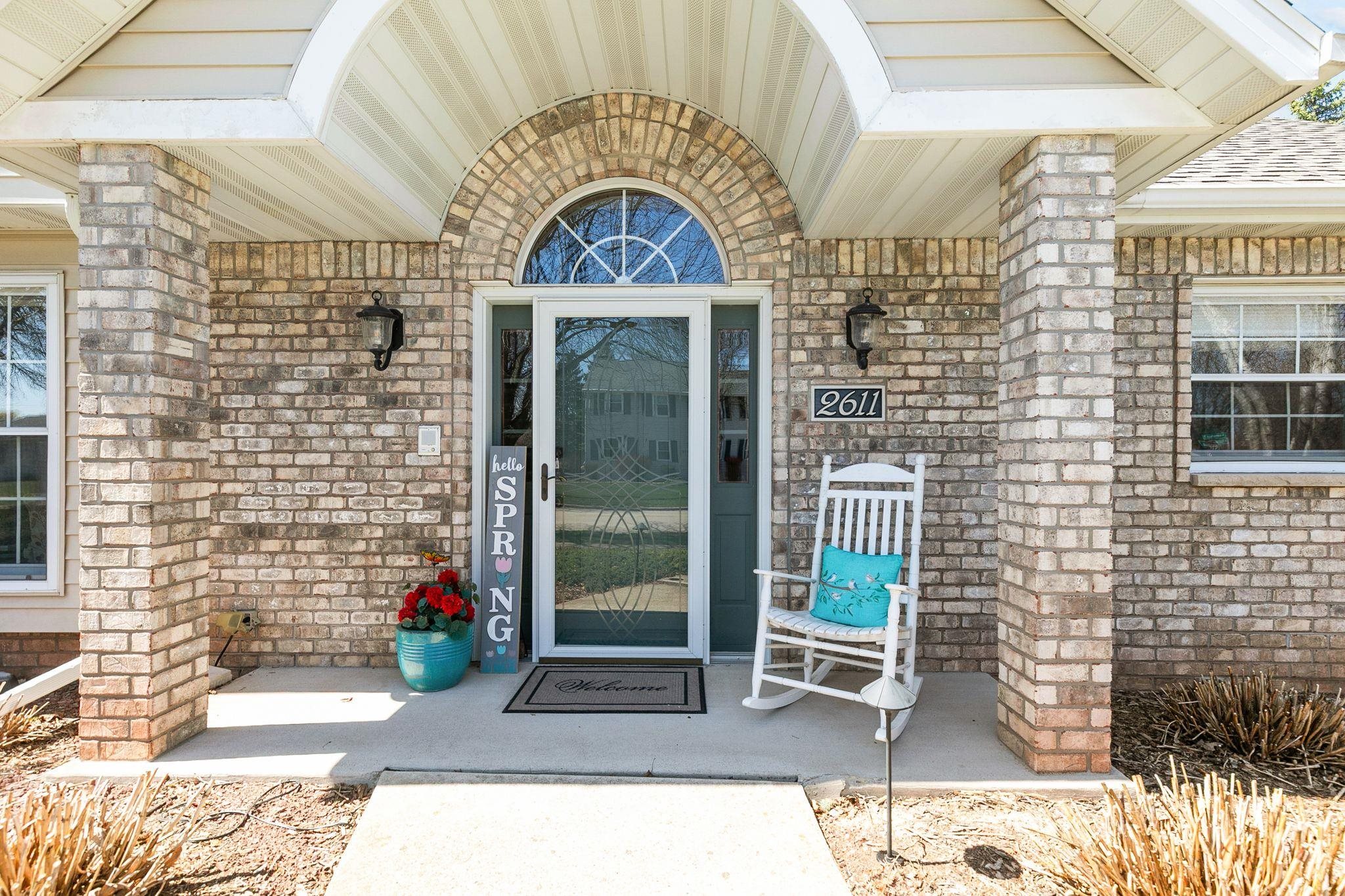 2611 North Nicholas Street Appleton, WI 54914 - Photo 2 of 64