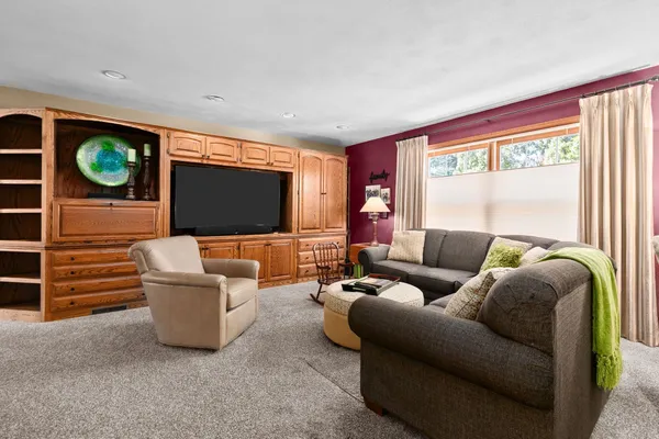 $469,900 | 2611 North Nicholas Street, Appleton, WI 54914