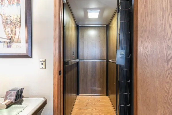 $469,900 | 2611 North Nicholas Street, Appleton, WI 54914