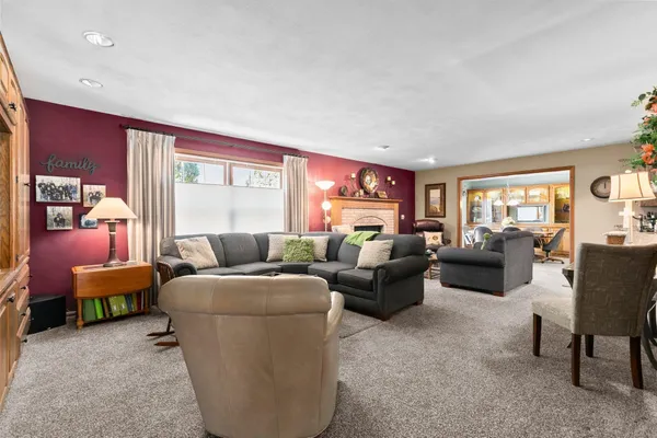 $469,900 | 2611 North Nicholas Street, Appleton, WI 54914