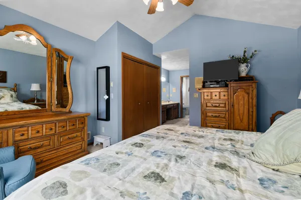 $469,900 | 2611 North Nicholas Street, Appleton, WI 54914